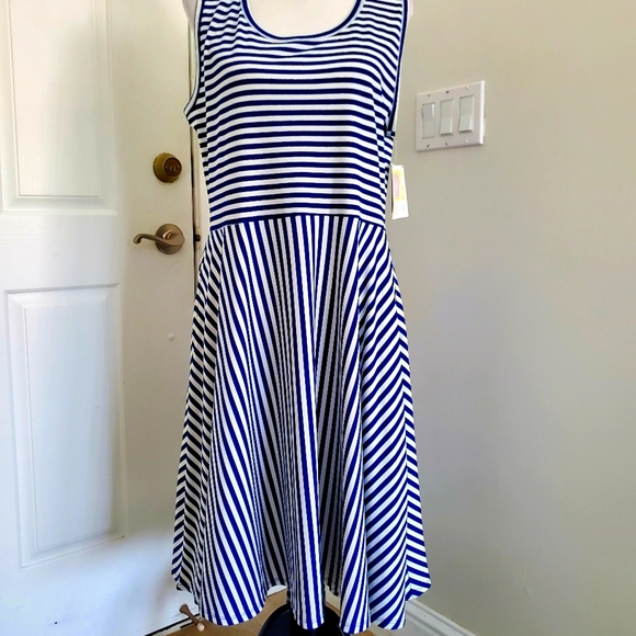 LuLaRoe | Dresses | Lularoe Nicki Dress 